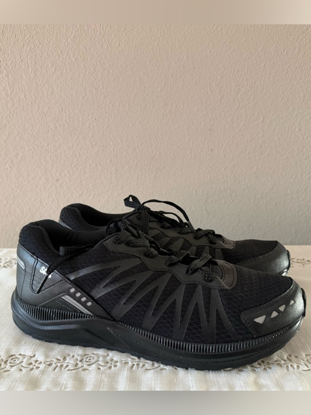 SAS Tempo Mission One Men’s 11 D Vibram Walking Persuit Black Mesh Shoes